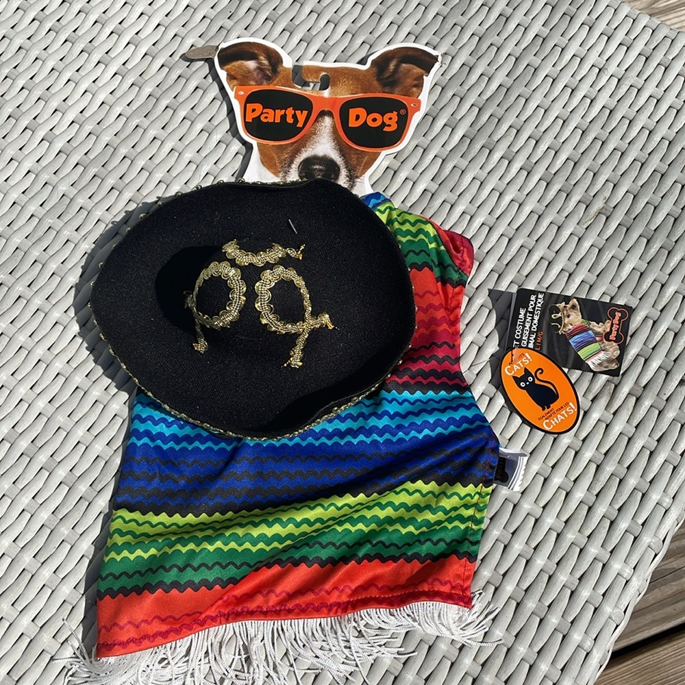 NWT- Pet Sombrero Costume (Dog or Cat) Size M/L